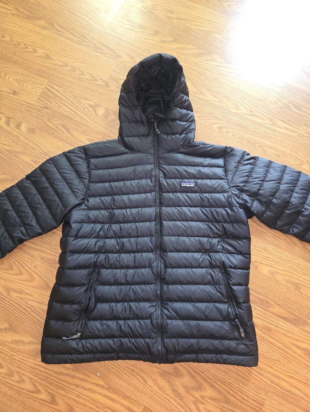 Men's Patagonia Black Hooded Down Puffer Jacket